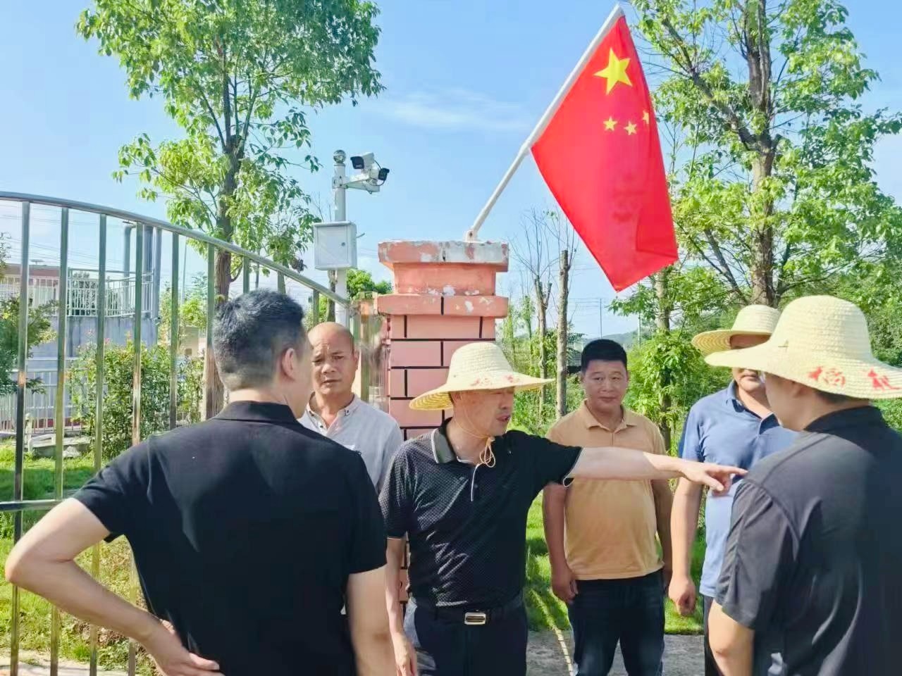 贛州市政府副市長(zhǎng)、區(qū)委書記連天浪一行蒞臨我司污水處理廠指導(dǎo)